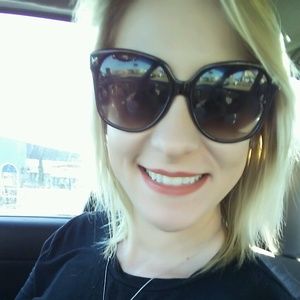 Meet your Posher, Kadi